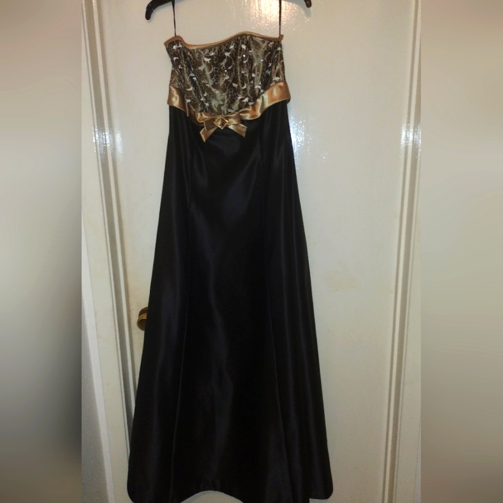 Jessica McLintock for Gunne Sax Strapless evening gown size 11